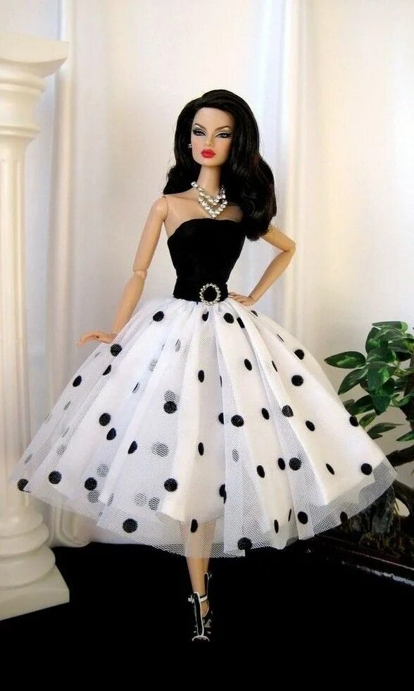 Платья для кукол фото Paintbox Designs Barbie gowns, Doll dress, Fashion dolls