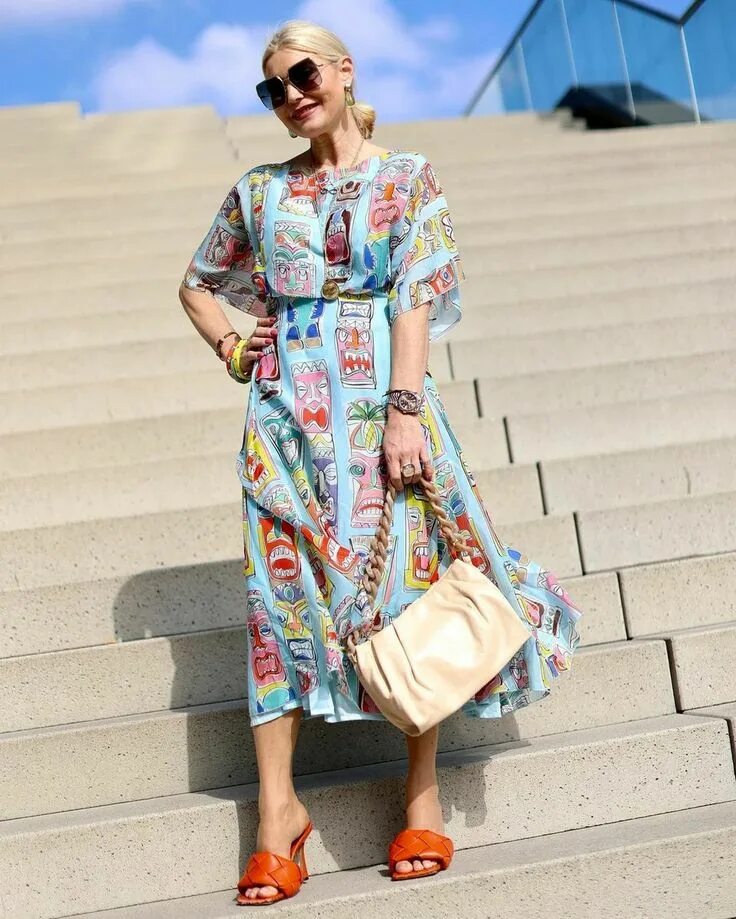 Платья для женщин 50 стильные фото Летние платья для женщин 50-60 лет: от модных новинок до нестареющей классики Ид