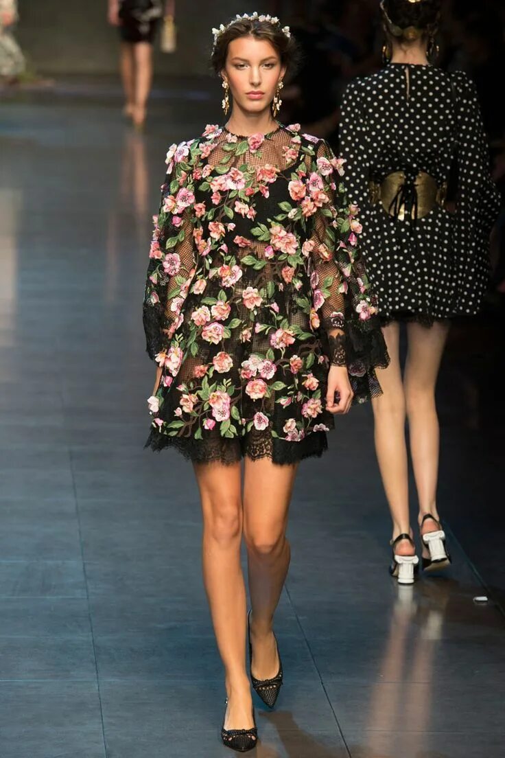 Платья дольче габбана фото Dolce & Gabbana Spring RTW 2014 Moda haftaları, Kadın giyim, Kadın modası elbise