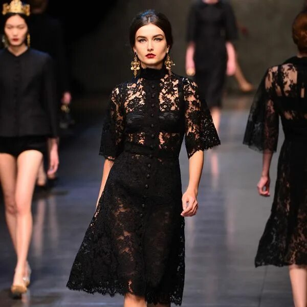 Платья дольче габбана фото A creation by Dolce & Gabbana Fall-Winter 2013-2014 at fashion week in Milan Fas