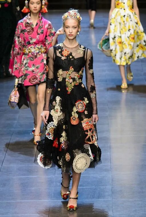 Платья дольче габбана фото Обзор Buro 24/7: Dolce & Gabbana, весна-лето 2016 Fashion, Fashion week, Couture