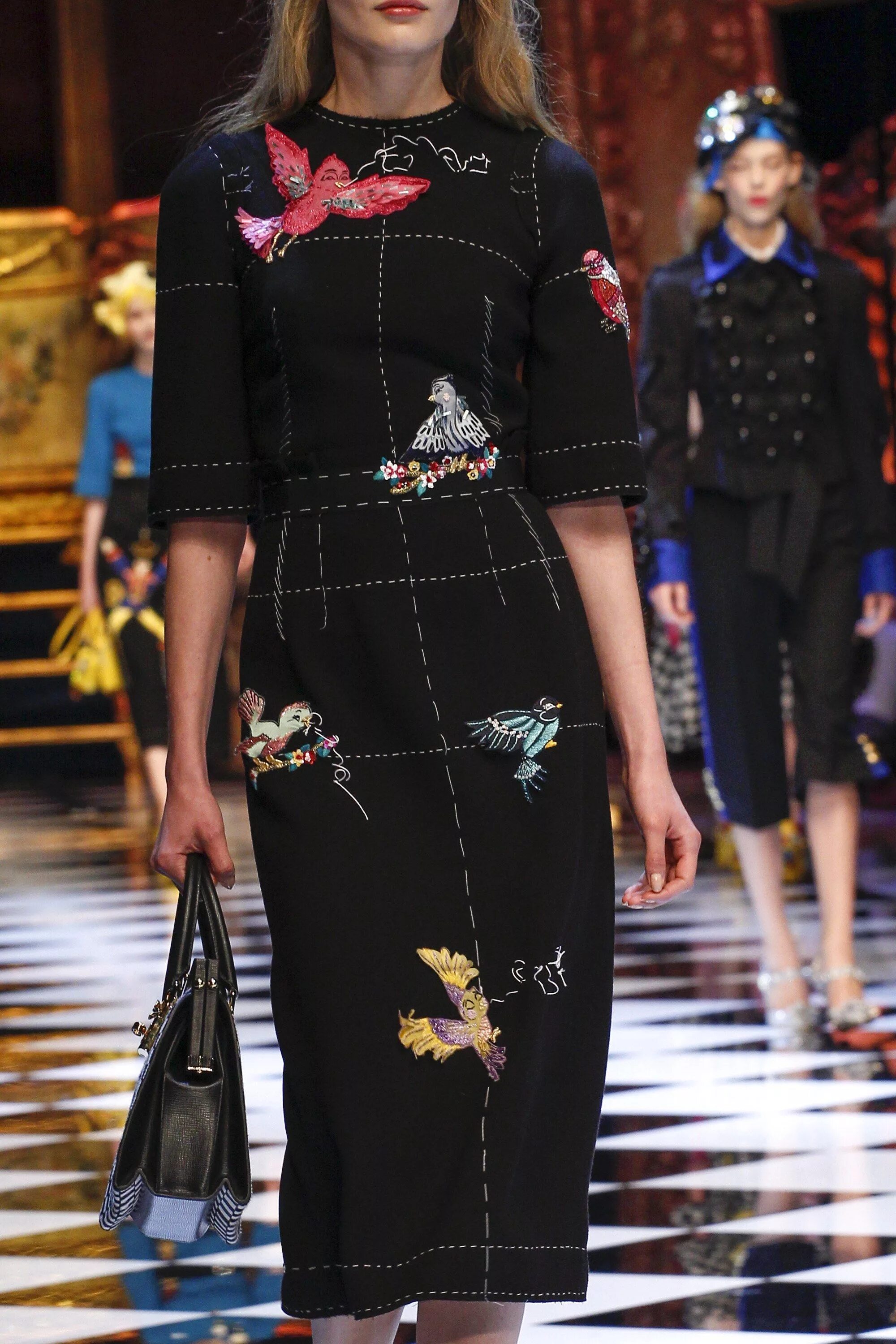 Платья дольче габбана фото Dolce & Gabbana Fall 2016 Ready-to-Wear Fashion Show Details - Vogue Fashion, Ga