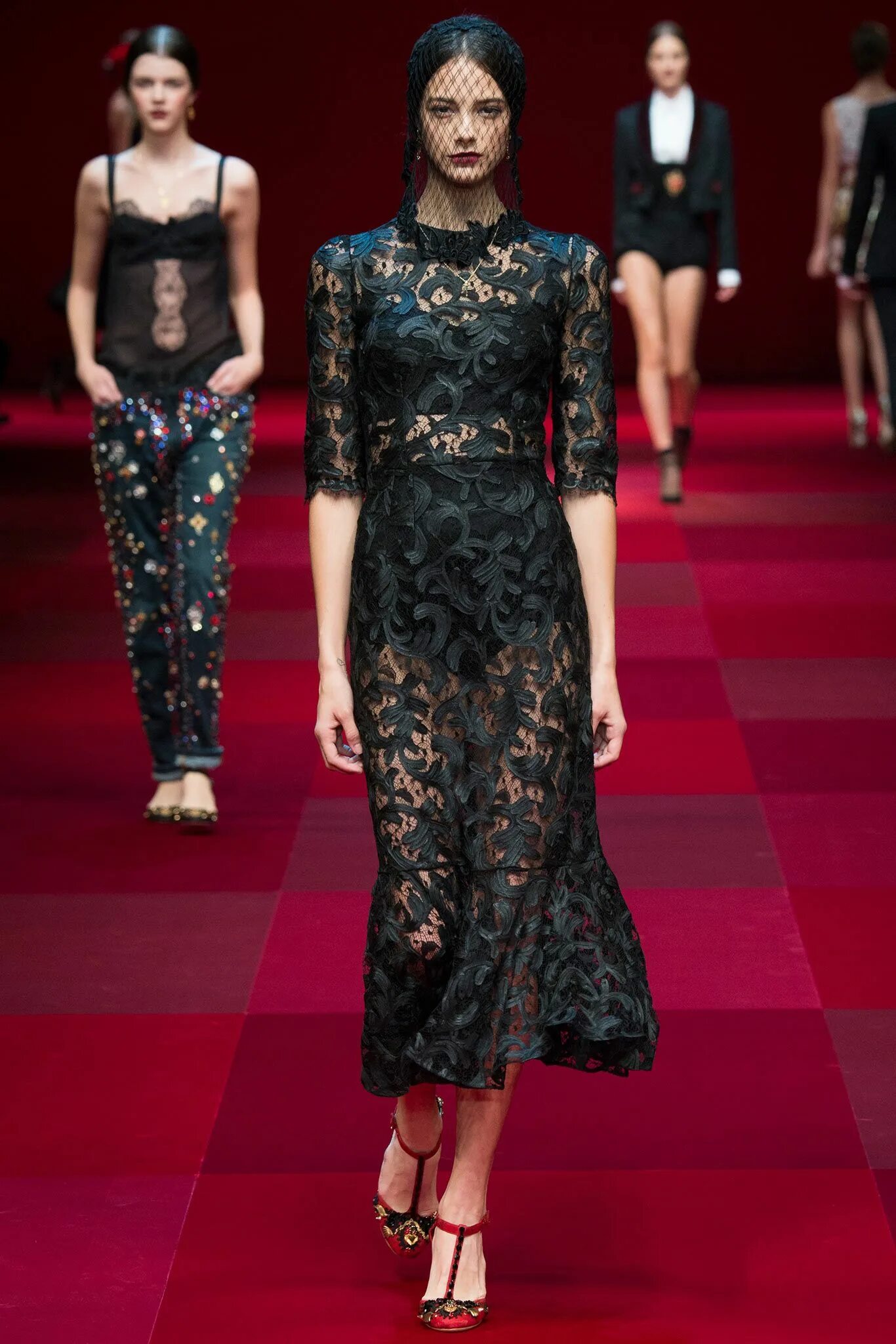 Платья дольче габбана фото Spring 2015 Ready-to-Wear - Dolce & Gabbana Fashion, Fashion week, Fashion show