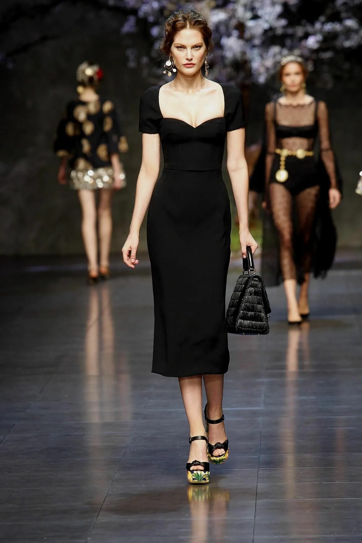 Платья дольче габбана фото Pin on Things to Wear Latest fashion dresses, Black dress, Dresses 2017