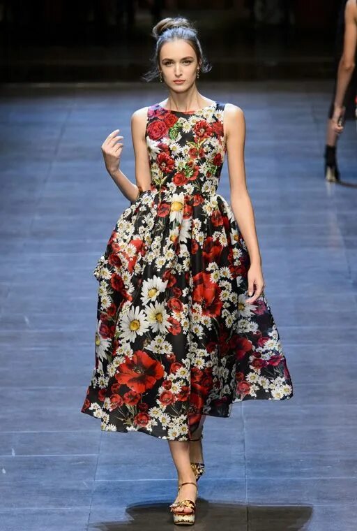 Платья дольче габбана фото Обзор Buro 24/7: Dolce & Gabbana, весна-лето 2016 Defile mode, Fashion week, Rob