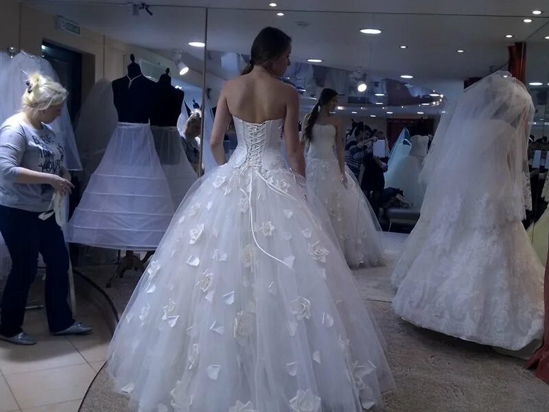 Платья екатеринбург таганский ряд фото цены Продам новое свадебное платье Свадебные платья в Екатеринбурге 32520442