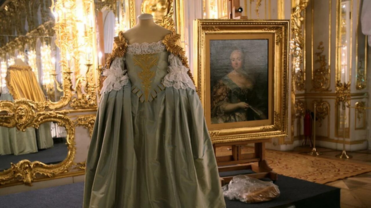 Платья екатерины фото Императорская мода: кринолины, корсеты и другие вещи, которые носили царские осо