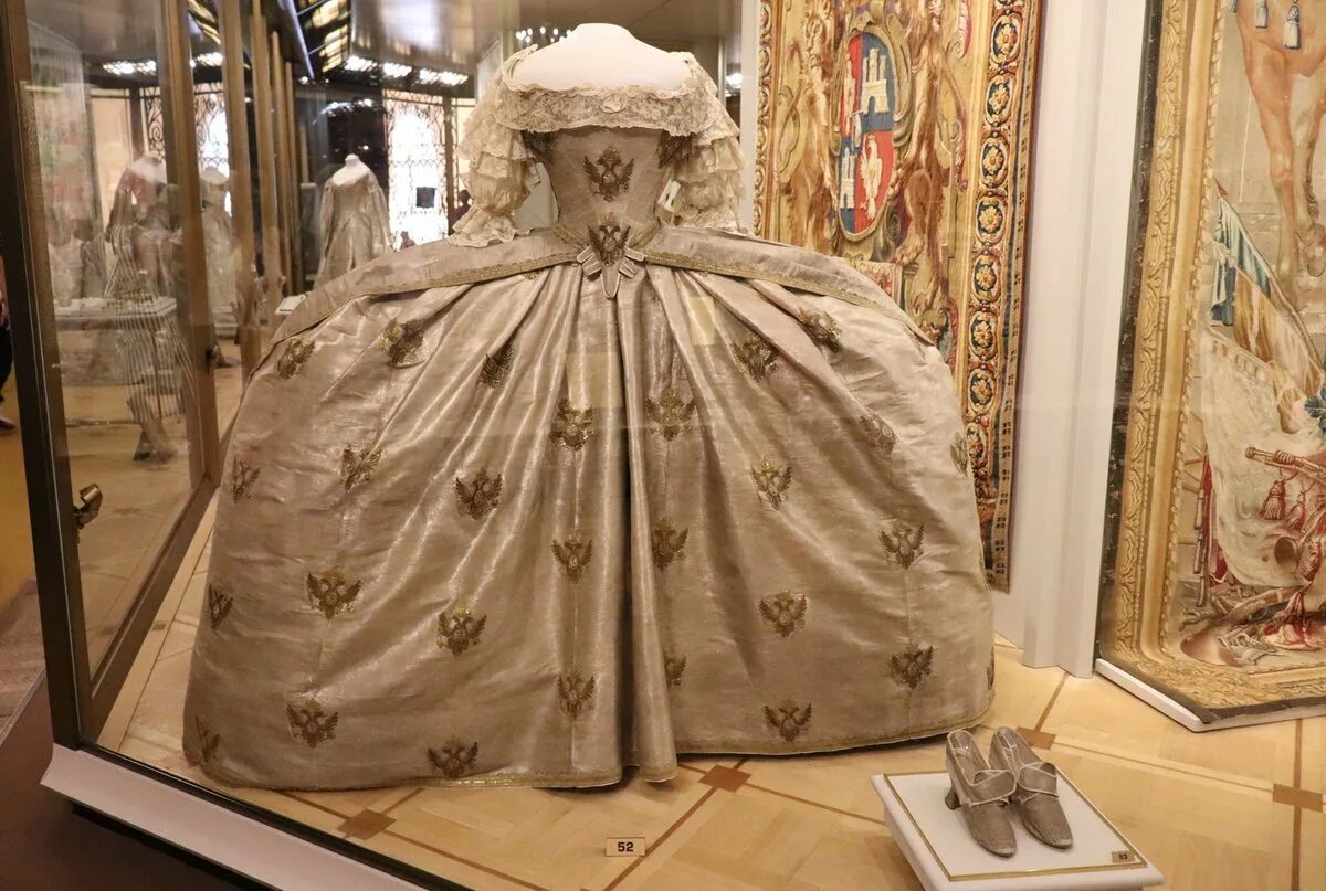 Платья екатерины фото Платья екатерины фото: найдено 89 изображений