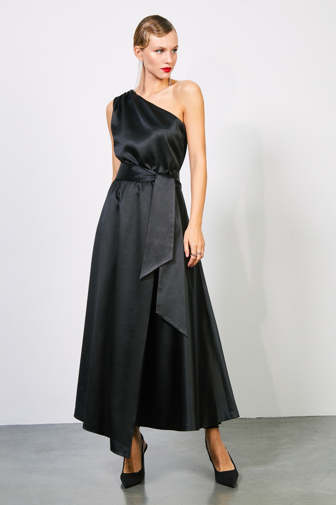 Платья фото минск Вечернее платье RIVOLI 7173 чёрный в размере 42-52 купить в Минске с доставкой п