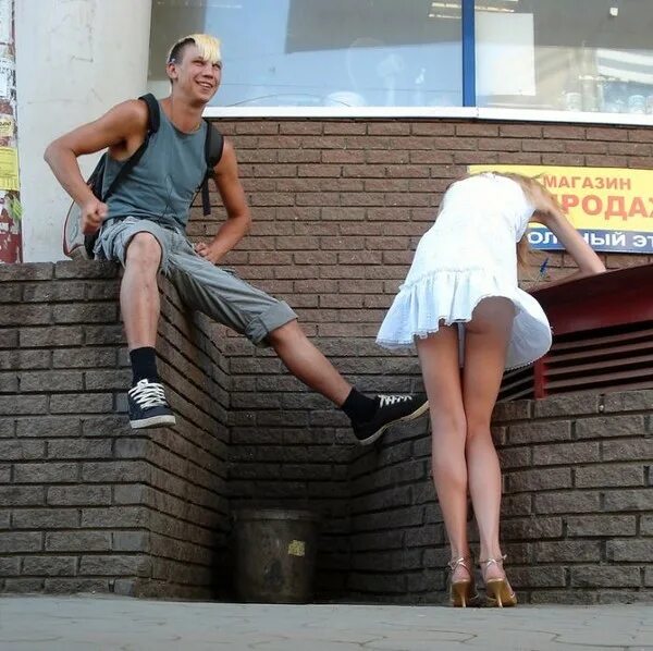 Платья фото под юбкой Ответы Mail.ru: Дело было вечером... делать было нечего... Ну если Борис ногой м