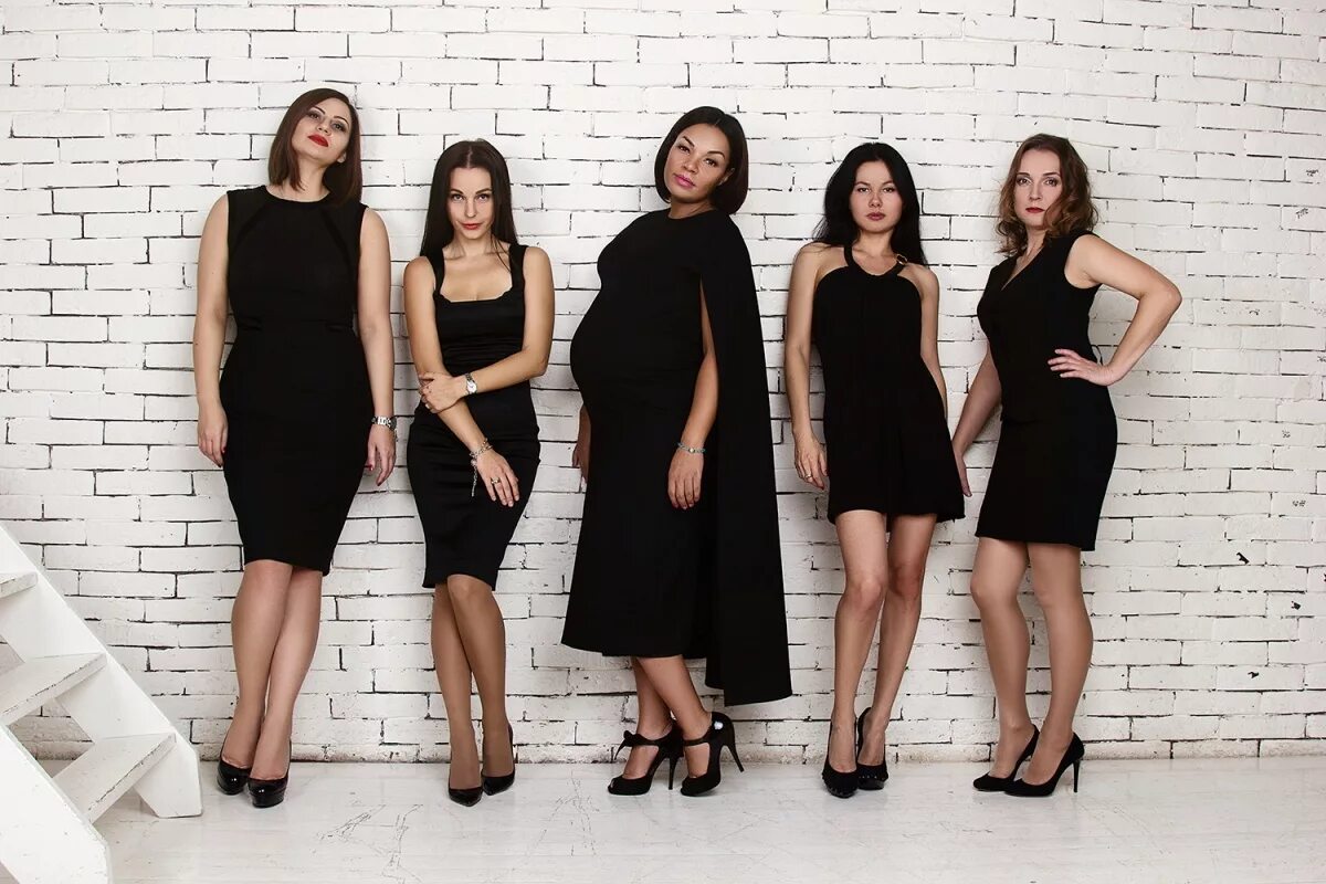 Платья группа фото фотосессия для беременных и девичник девушки в черных платья-любовь в большом го