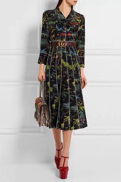 Платья гуччи фото Black Embellished printed silk crepe de chine midi dress Gucci Dresses, Midi dre