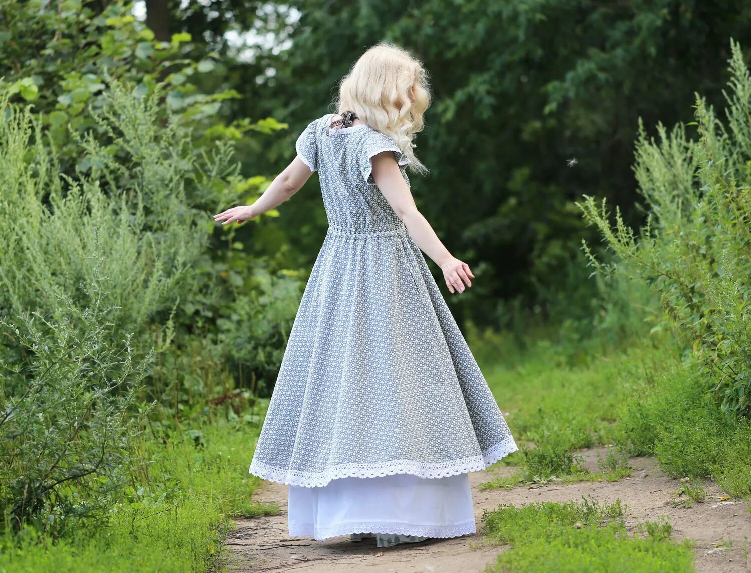 Платья хлопок фото Nata Schu длинное хлопковое платье с шитьём и подъюбником