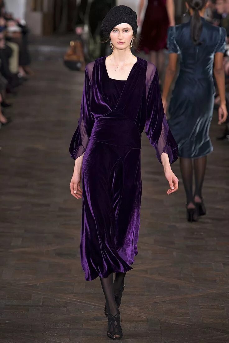 Платья из бархата фото Ralph Lauren Fall 2013 Velvet fashion, Purple fashion, Fashion