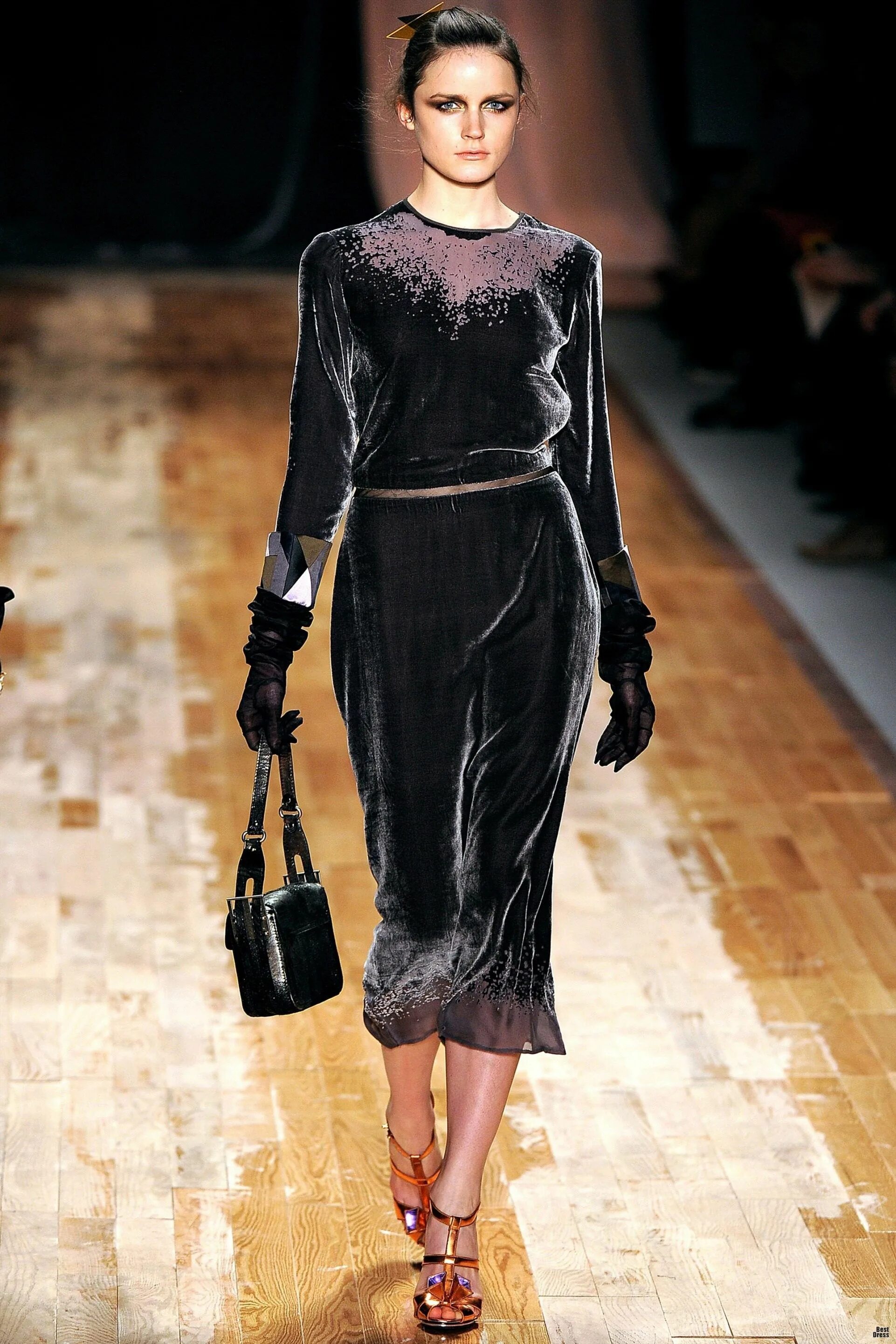 Платья из бархата фото Босоножки под бархатное платье Velvet clothes, Fashion, Velvet fashion