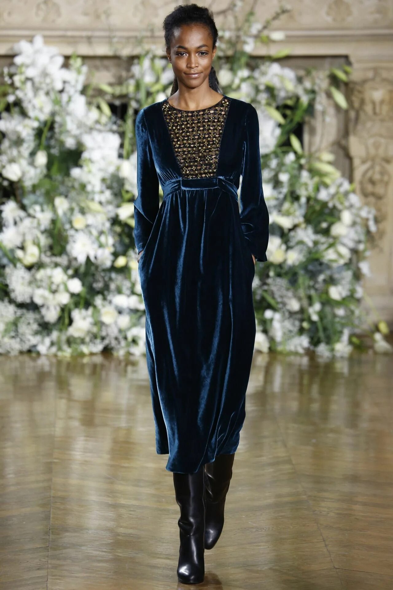 Платья из бархата фото Pin su Runway Fashion