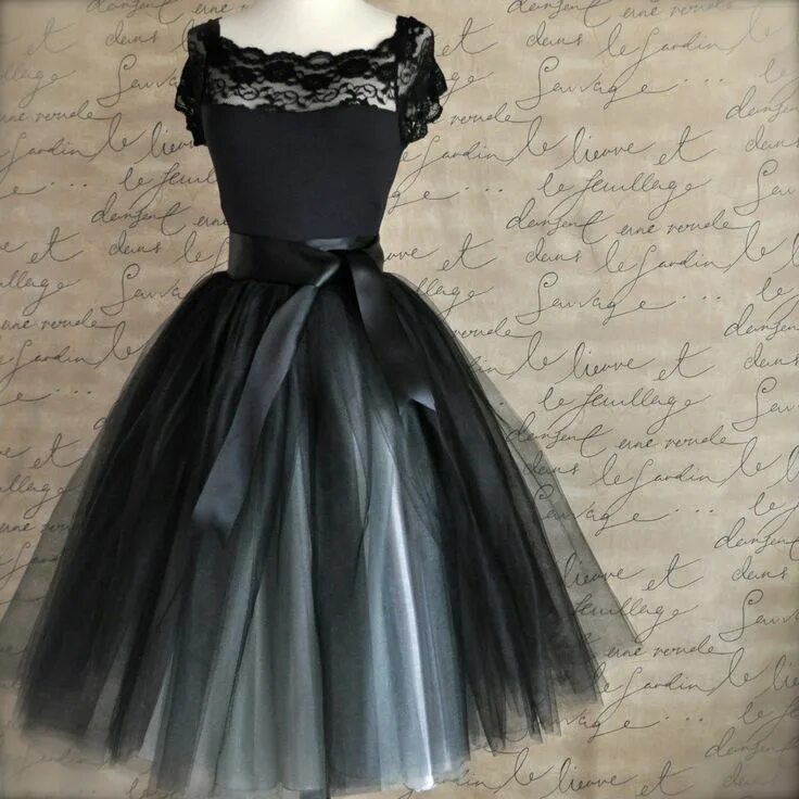 Платья из фатина фото This classic romantic skirt tutu is two layers of black tulle over two layers of