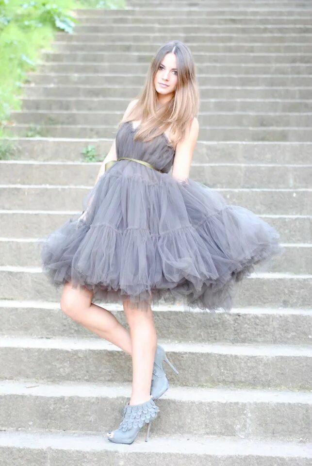 Платья из фатина фото Fashion Bloggers show us their best Party Outfits * Adoreness Pretty dresses, Ni