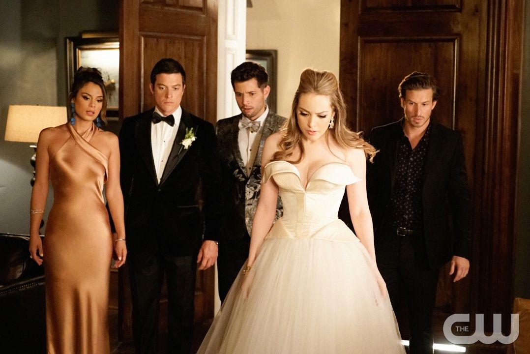 Платья из сериалов фото #Dynasty 1x15 "Our Turn Now" - Cristal, Steven, Sam, Fallon and Liam Elizabeth g