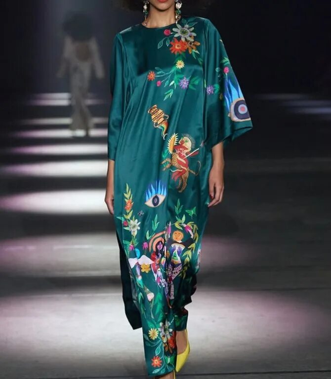 Платья из шелка 2024 модные тенденции В платье какого цвета встречать Новый год Зеленого Деревянного Дракона 2024?