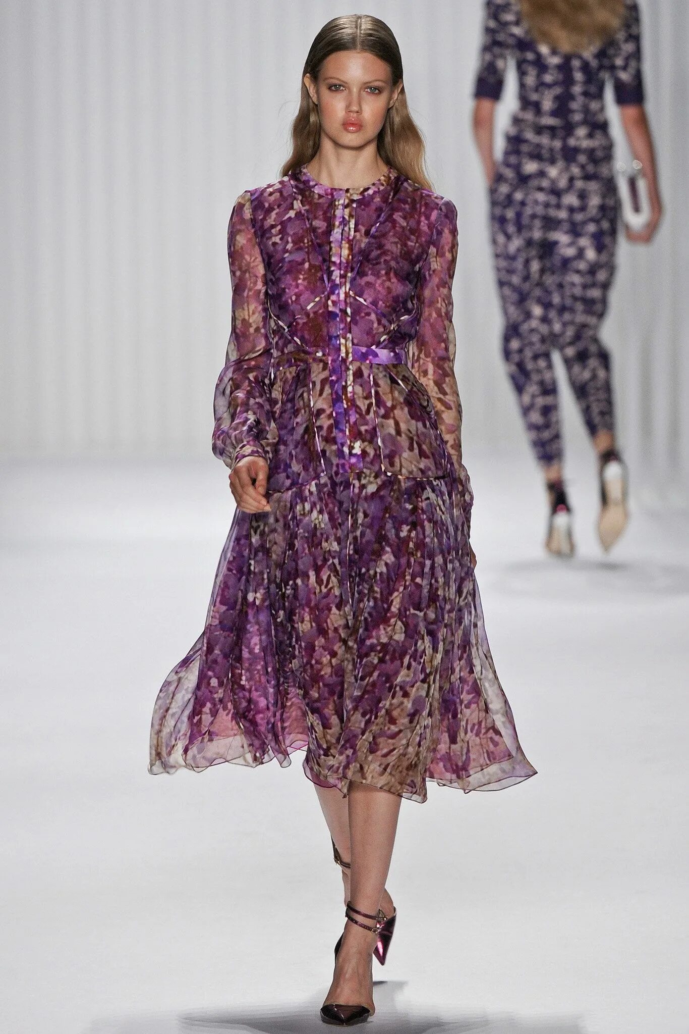 Платья из шифона 2024 модные фото J. Mendel Spring 2013 Ready-to-Wear Fashion Show Tenue, Vetements