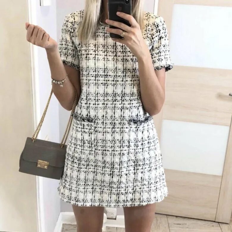 Платья из твида 2024 модные тенденции Твидовое платье - купить в Уфе, цена 750 руб., продано 15 мая 2019 - Платья и юб
