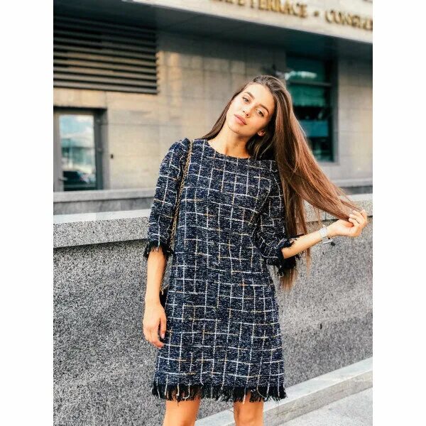 Платья из твида 2024 модные тенденции "Пошла мода носить одежду без бюсгалтера"- 6 вариантов носить одежду без бюсгалт