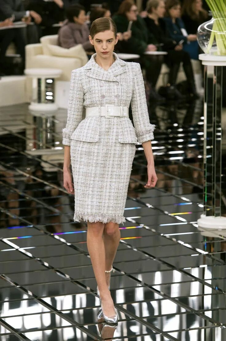 Платья из твида 2024 модные тенденции Fashion Week: Fashion Shows, Trends, Runway Reviews -- The Cut Defile chanel, Id