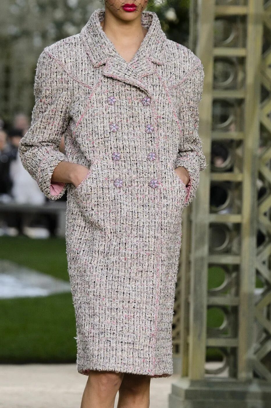 Платья из твида 2024 модные тенденции Chanel at Couture Spring 2018 Одежда, Мода, Одежда для женщин