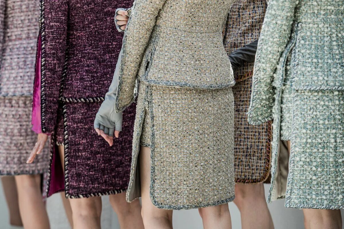Платья из твида 2024 модные тенденции Твид: ультромодный тренд 2024 или нестареющая классика? Мир юбок LAYMI: стиль, т