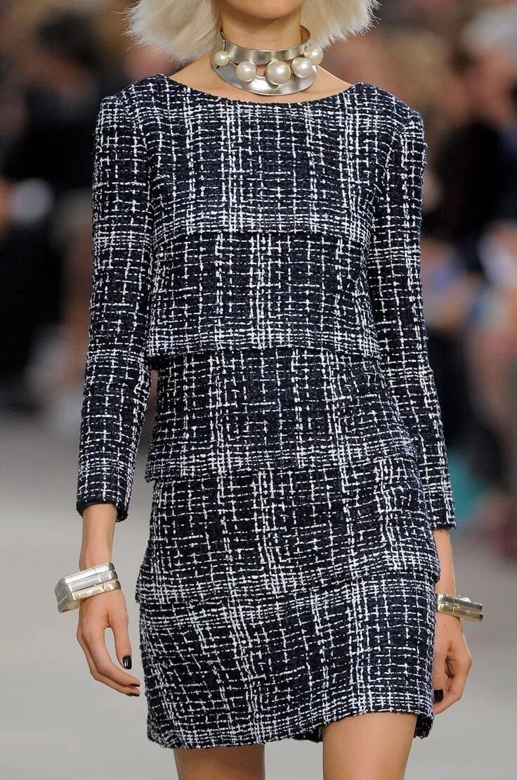 Платья из твида 2024 модные тенденции Chanel auf der Paris Fashion Week Spring 2014 Chanel at Paris Fashion Week Sprin