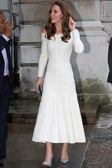 Платья кейт миддлтон фото Кейт Миддлтон на гала-ужине благотворительной организации в Лондоне