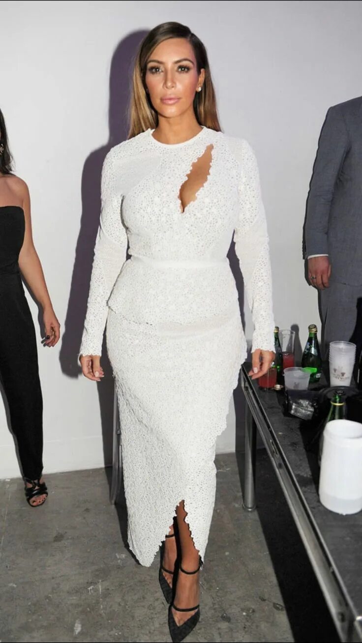 Платья ким кардашян фото Pin on White! Kim kardashian white dress, Fashion, Kim kardashian style