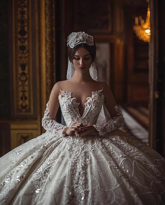 Платья королев фото Instagram Stunning wedding dresses, Big wedding dresses, Wedding dresses princes