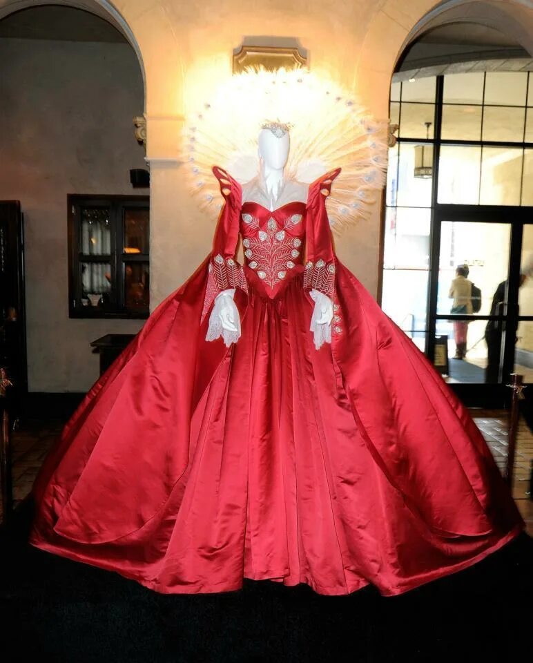 Платья королевы фото Интернет Магазин Купить Платье Королевы - Aloidak.ru