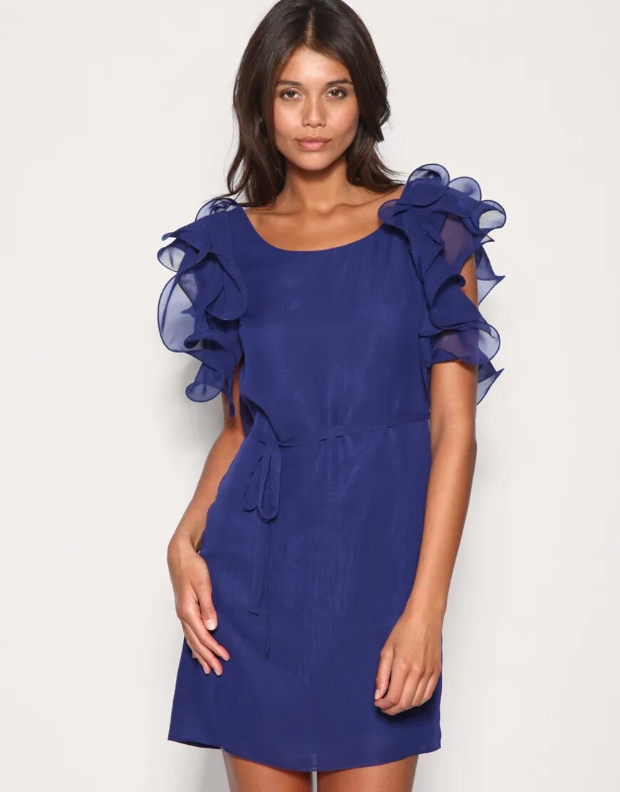 Платья короткий рукав фото Короткий рукав волан: найдено 89 картинок