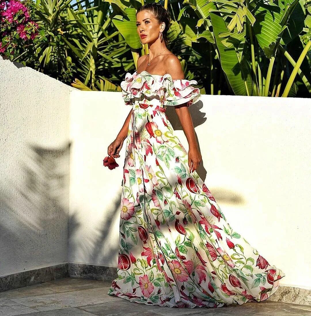 Платья лета 2017 года фото Füsun Lindner spotted in Turkey in #andrewgn SS19 Photos of dresses, Fashion, Ma