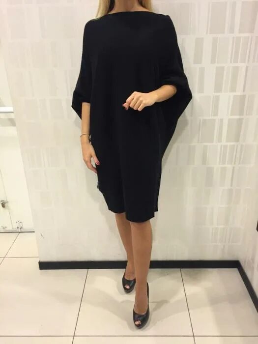 Платья летучая фото Платья летучая мышь 2023-2024: длинное, короткое, трикотажное и прямое, как подо