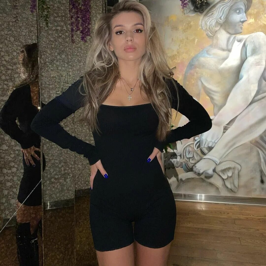 Платья люси чеботиной фото Люся Чеботина рассказала о трудностях на пути к славе - Рамблер/кино