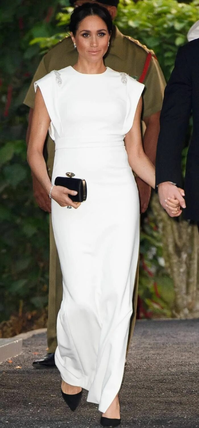 Платья меган маркл фото Meghan Markle style: in a dress by Irish designer Don O’Neill’s and his brand Th