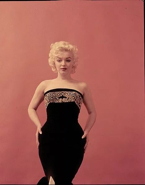 Платья монро фото Marilyn Monroe photographed by Milton Greene, 1955 Marilyn, Marilyn monroe photo