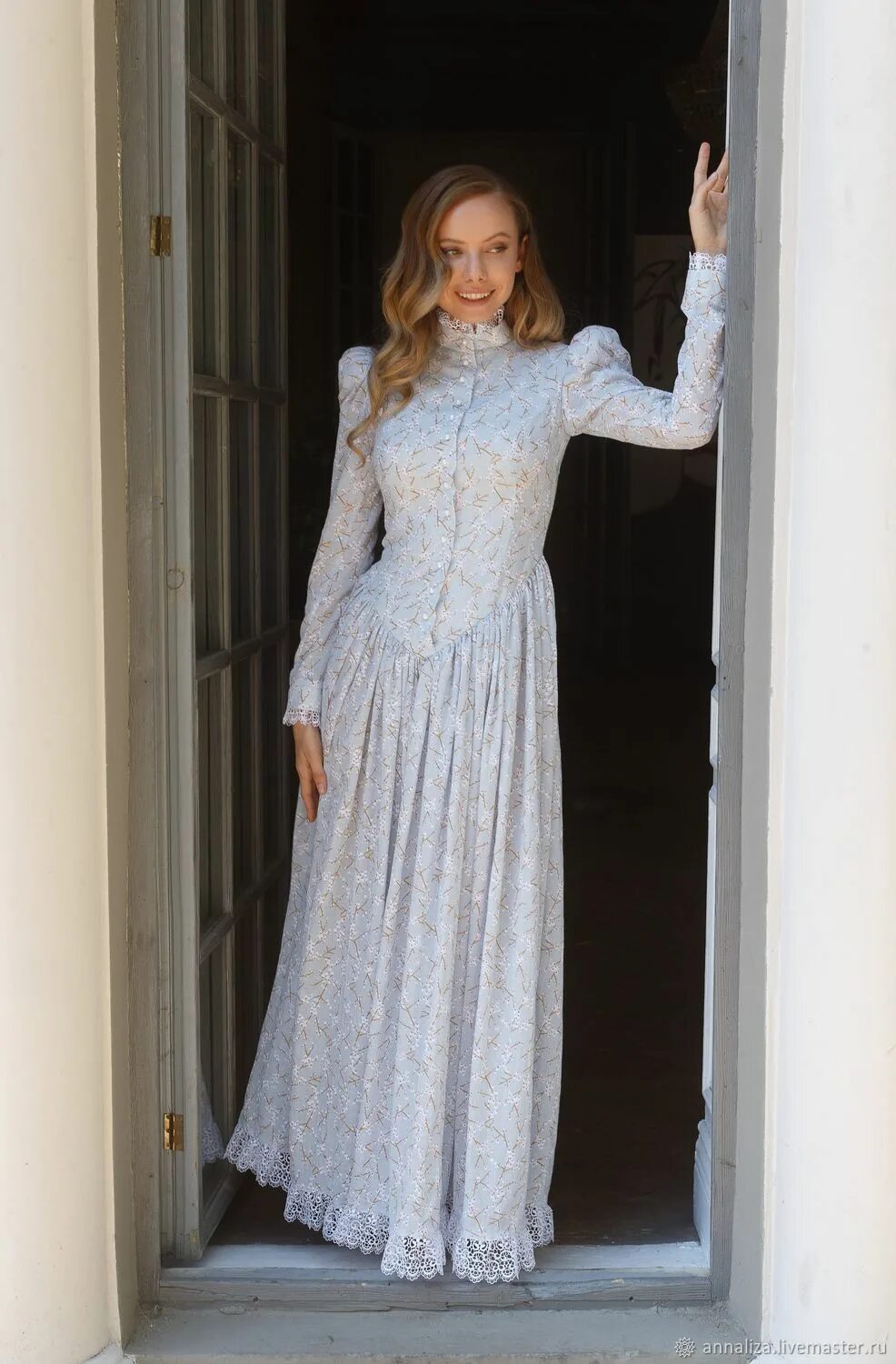 Платья москва фото Историческое платье "Поэзия" голубой батист купить в интернет-магазине Ярмарка М