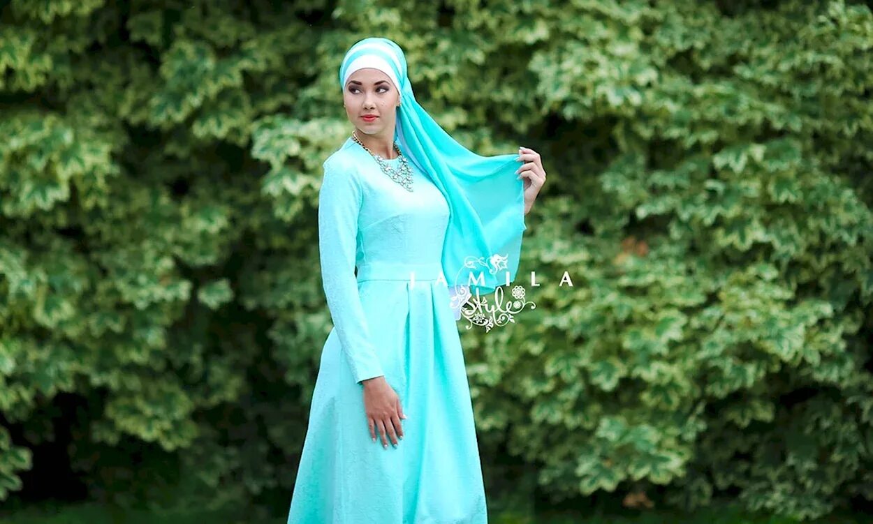 Платья на никах фото Гости на никах одежда (82 фото)