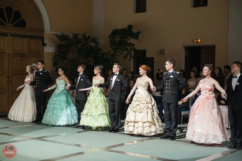 Платья на пушкинский бал фото Пушкинский бал 2015