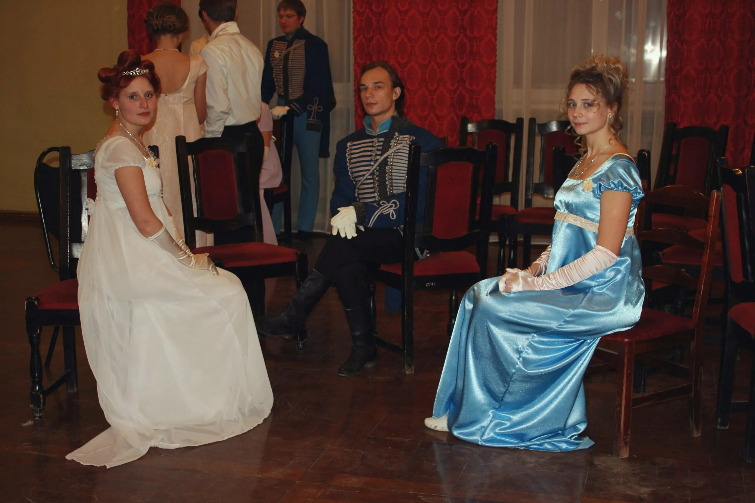 Платья на пушкинский бал фото В Туле прошел бал, посвященный памяти Отечественной войны 1812 года АиФ Тула