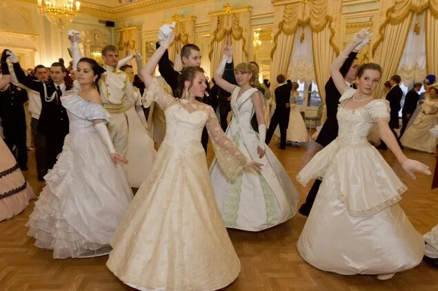 Платья на пушкинский бал фото Пушкинская молодежь соберется в Константиновском дворце на балу