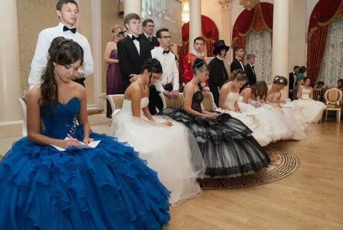 Платья на пушкинский бал фото Пушкинский бал
