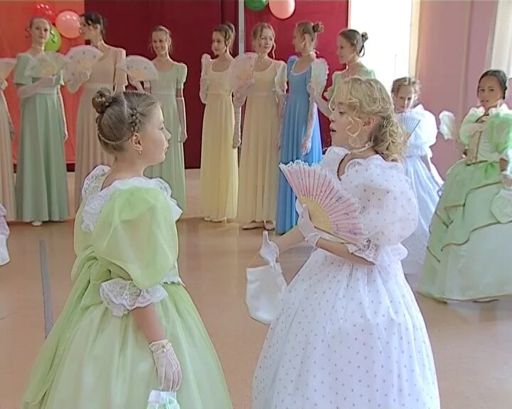 Платья на пушкинский бал фото Бал Пушкинской эпохи " ГТРК Вятка - новости Кирова и Кировской области