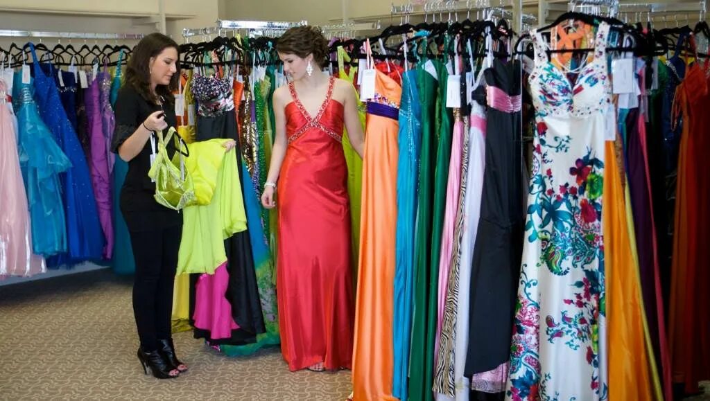 Платья на рынке фото Вечерние платья на кировском рынке фото Strazi-Nail.ru