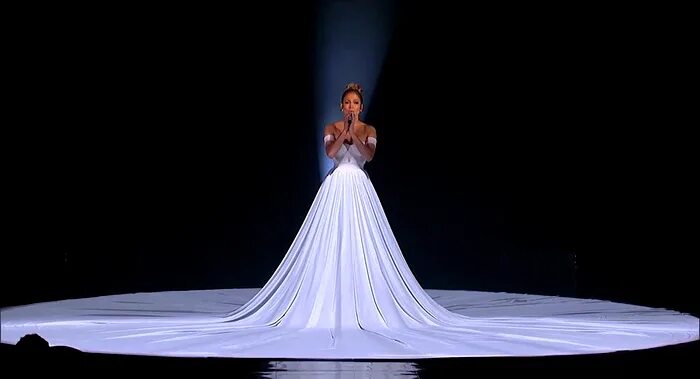 Платья на сцену фото Невероятное платье Дженнифер Лопес, "ожившее" прямо на сцене
